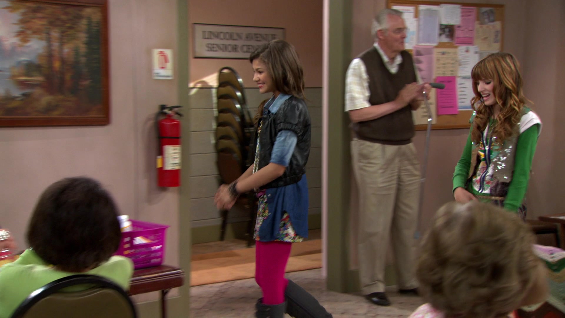 Shake_It_Up_S01E03_1080p_BTD_001129.jpg