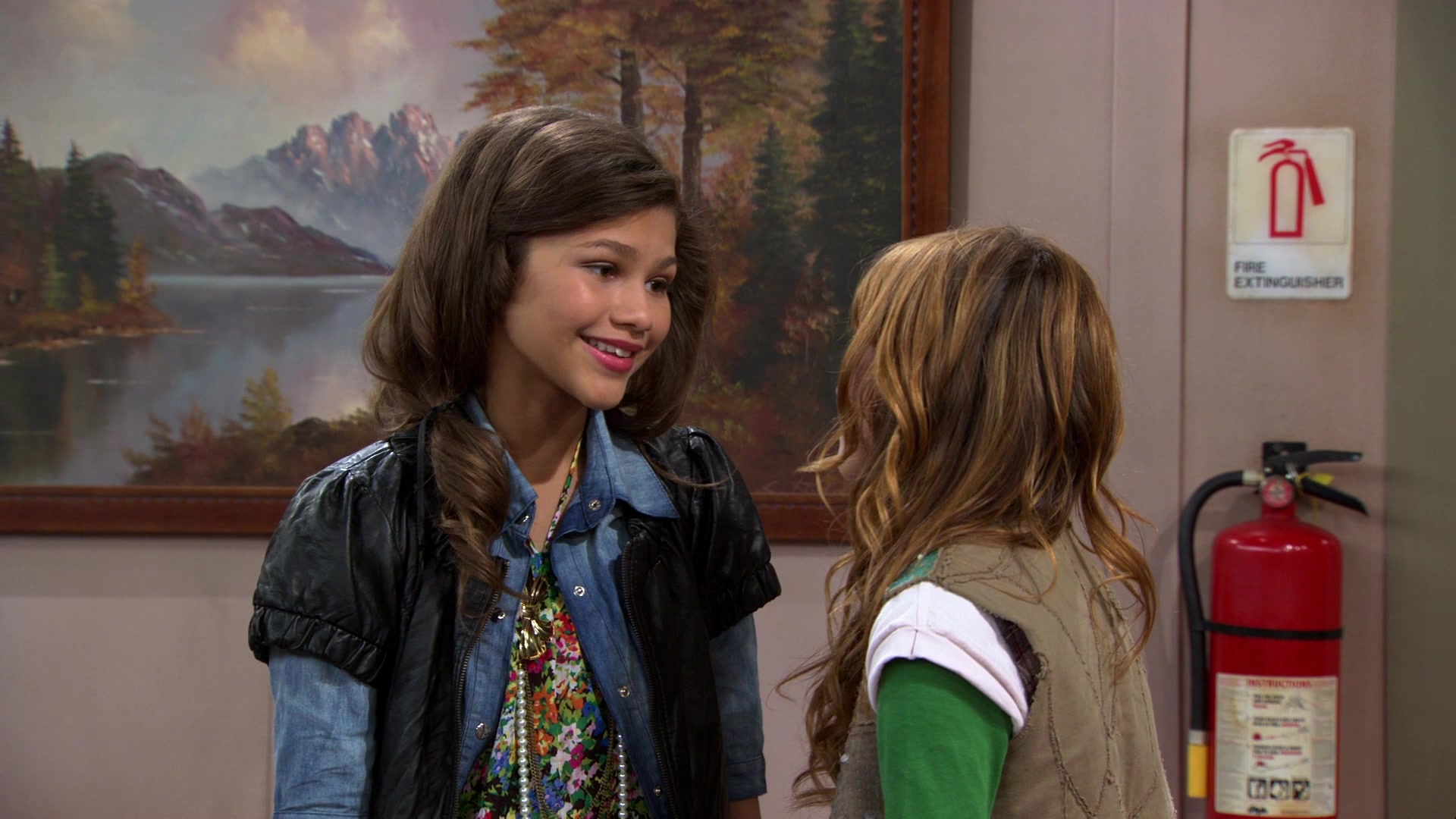 Shake_It_Up_S01E03_1080p_BTD_001202.jpg