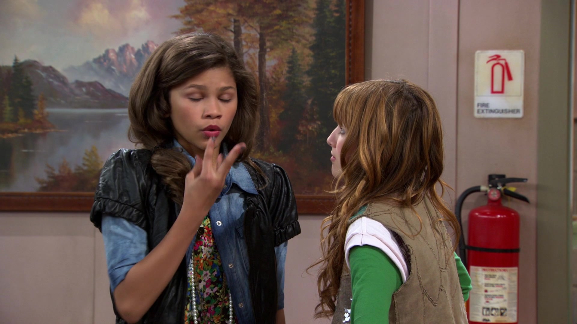 Shake_It_Up_S01E03_1080p_BTD_001236.jpg