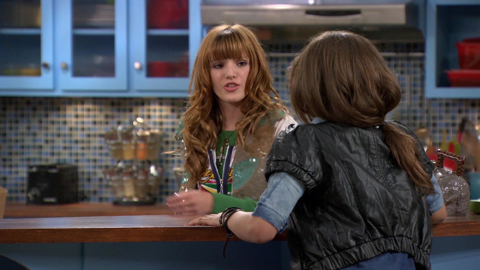 Shake_It_Up_S01E03_1080p_BTD_001295.jpg