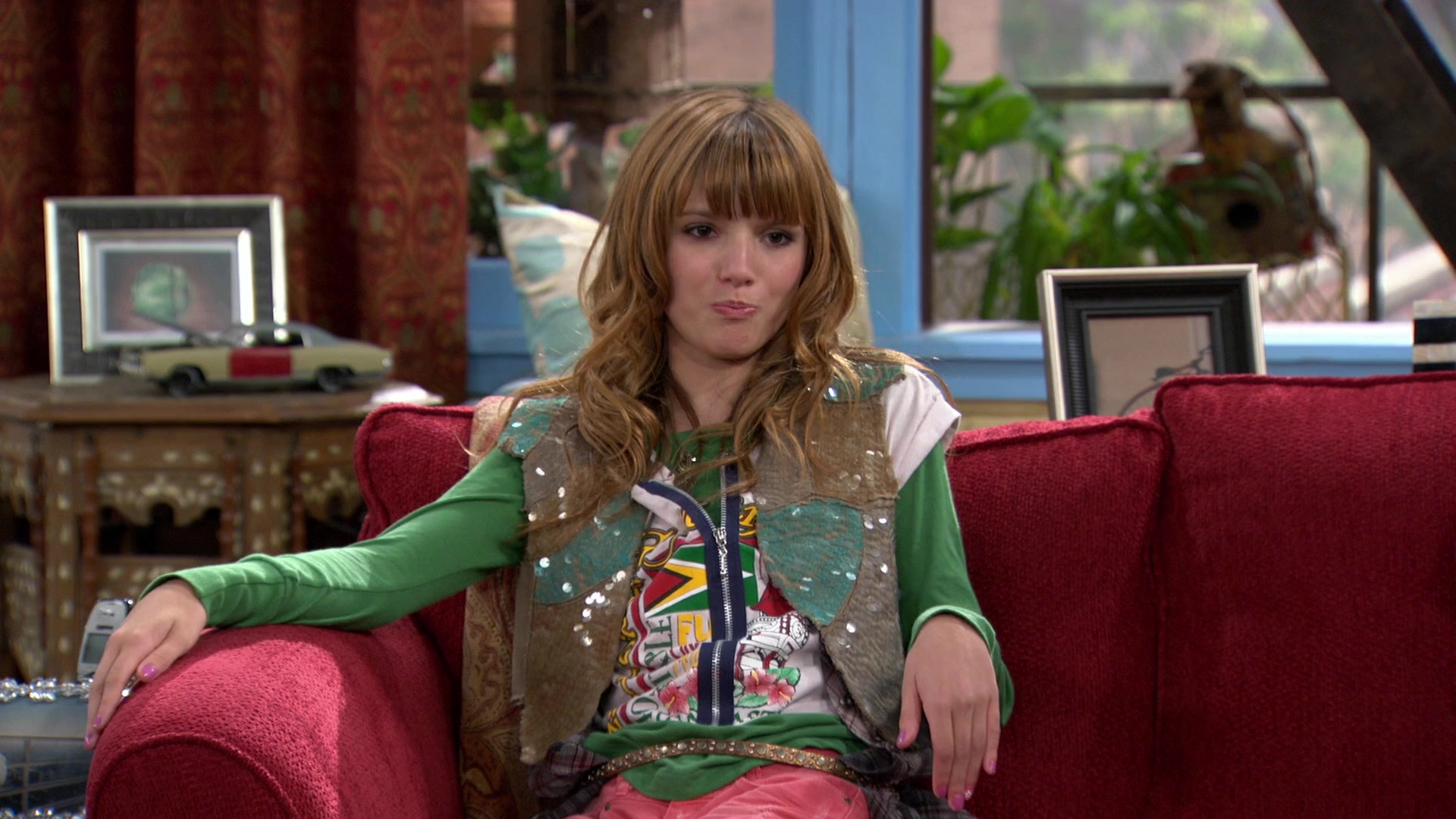 Shake_It_Up_S01E03_1080p_BTD_001372.jpg