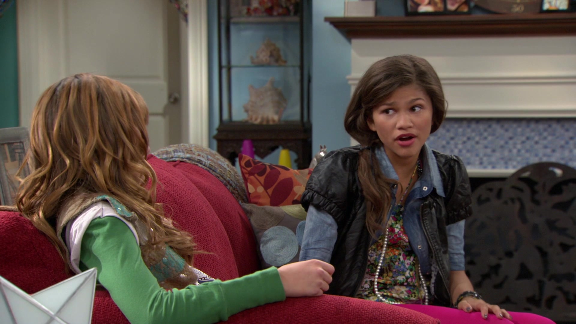 Shake_It_Up_S01E03_1080p_BTD_001377.jpg
