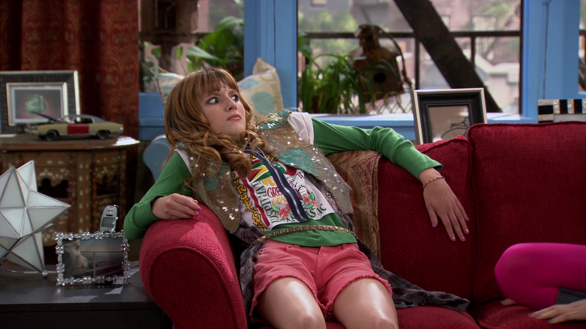 Shake_It_Up_S01E03_1080p_BTD_001402.jpg