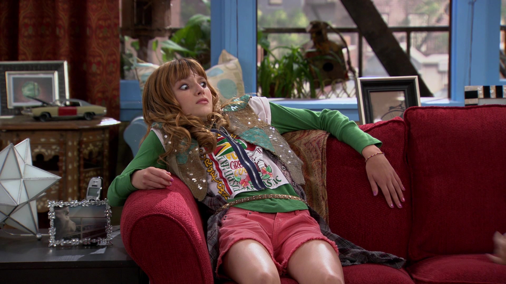 Shake_It_Up_S01E03_1080p_BTD_001403.jpg