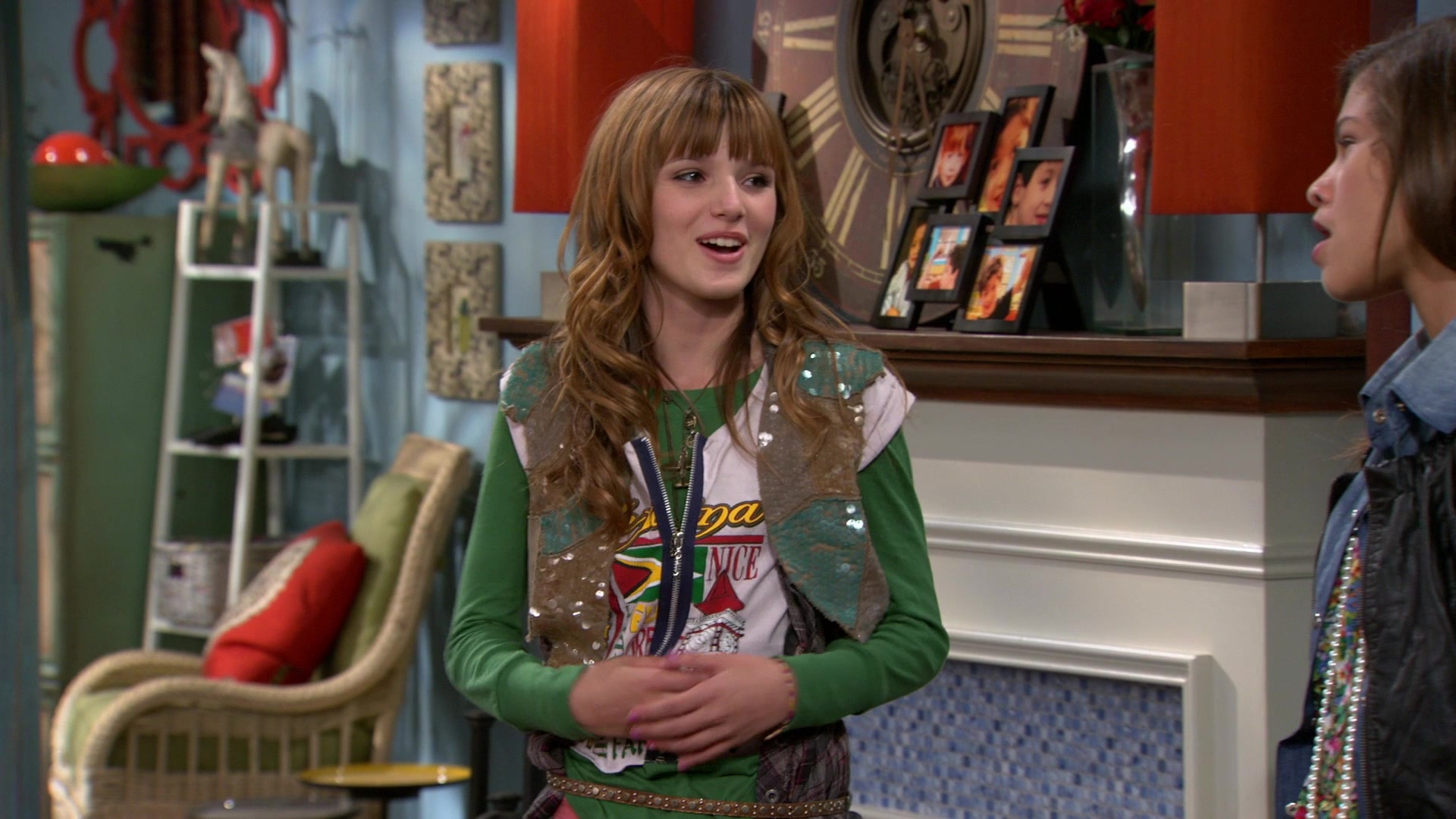 Shake_It_Up_S01E03_1080p_BTD_001413.jpg