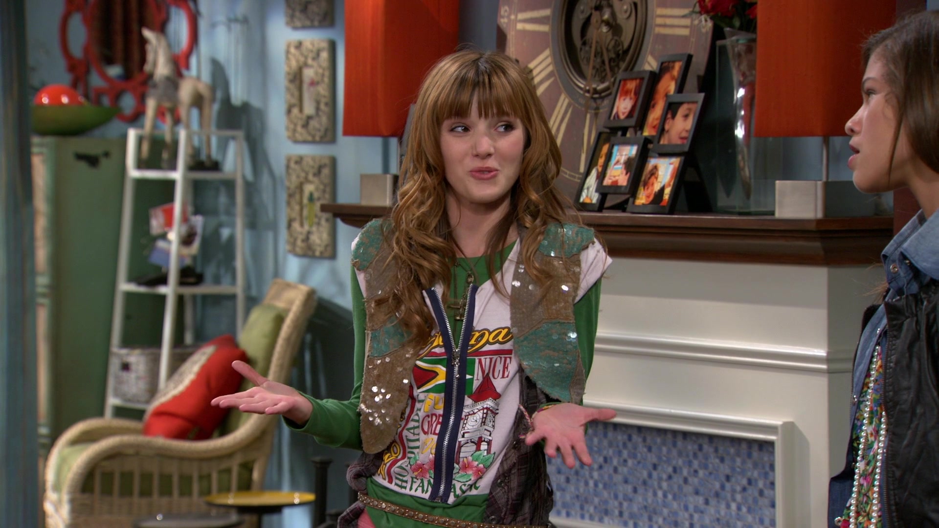 Shake_It_Up_S01E03_1080p_BTD_001415.jpg