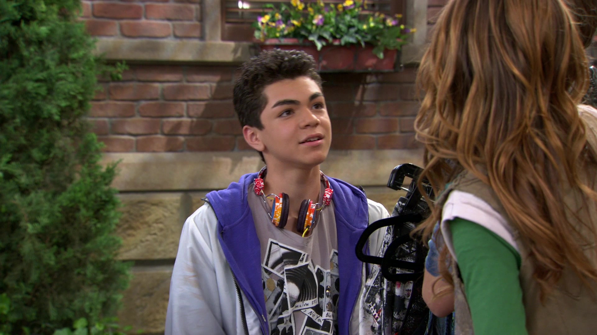 Shake_It_Up_S01E03_1080p_BTD_001583.jpg