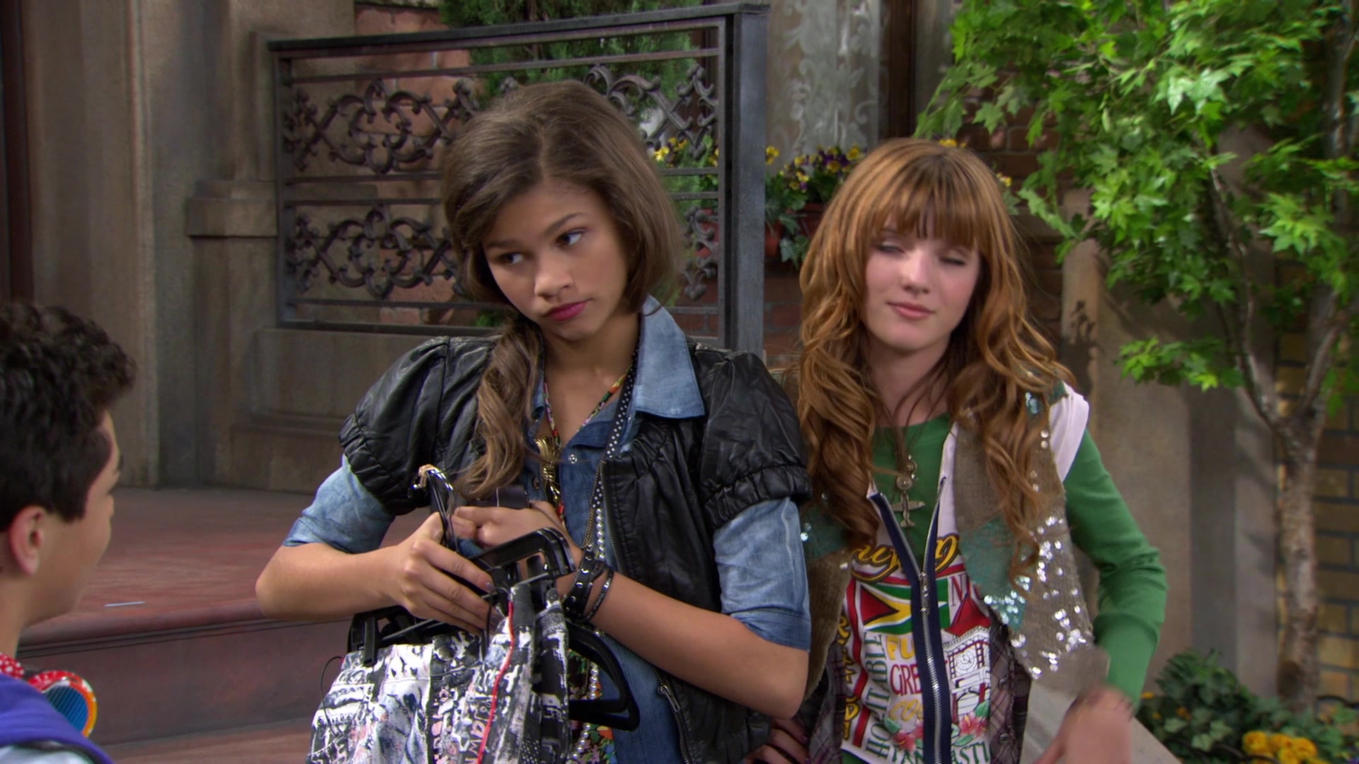 Shake_It_Up_S01E03_1080p_BTD_001585.jpg