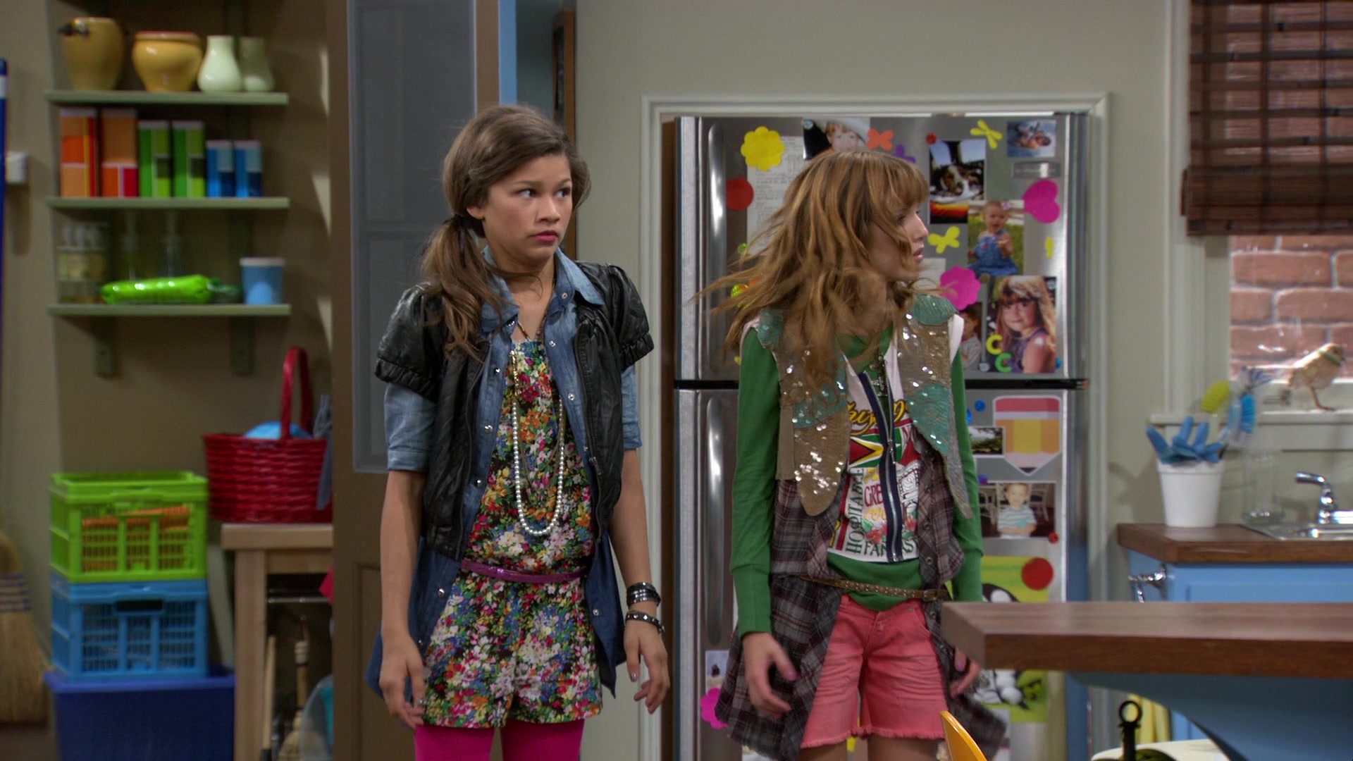 Shake_It_Up_S01E03_1080p_BTD_001658.jpg