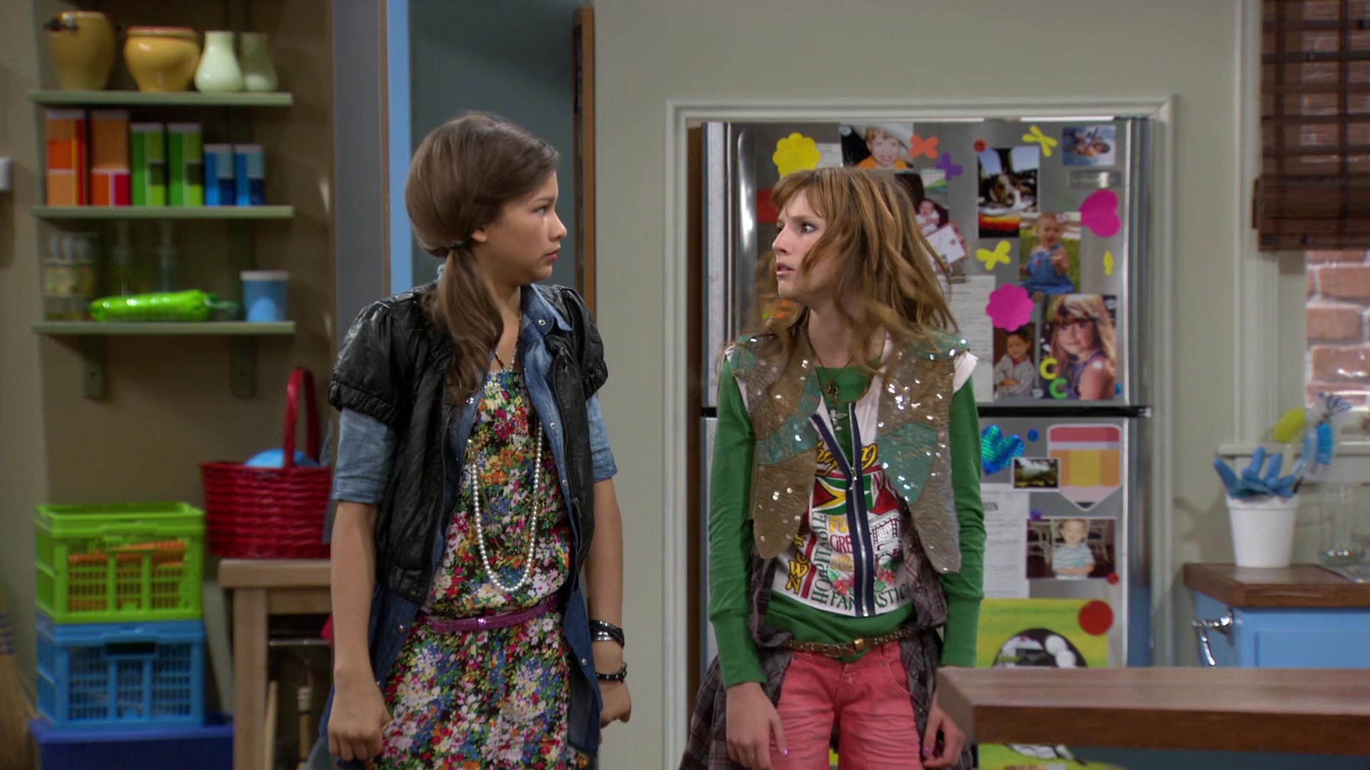 Shake_It_Up_S01E03_1080p_BTD_001669.jpg