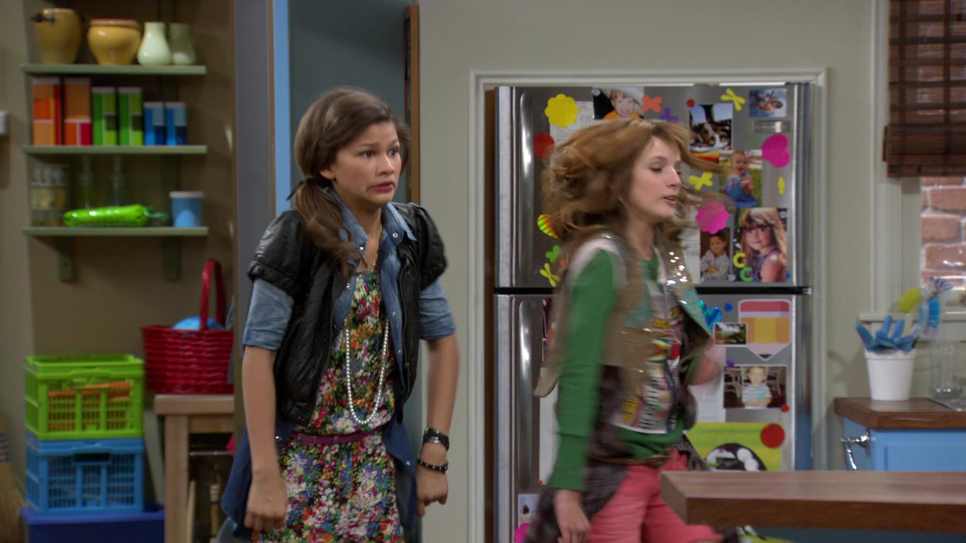 Shake_It_Up_S01E03_1080p_BTD_001670.jpg