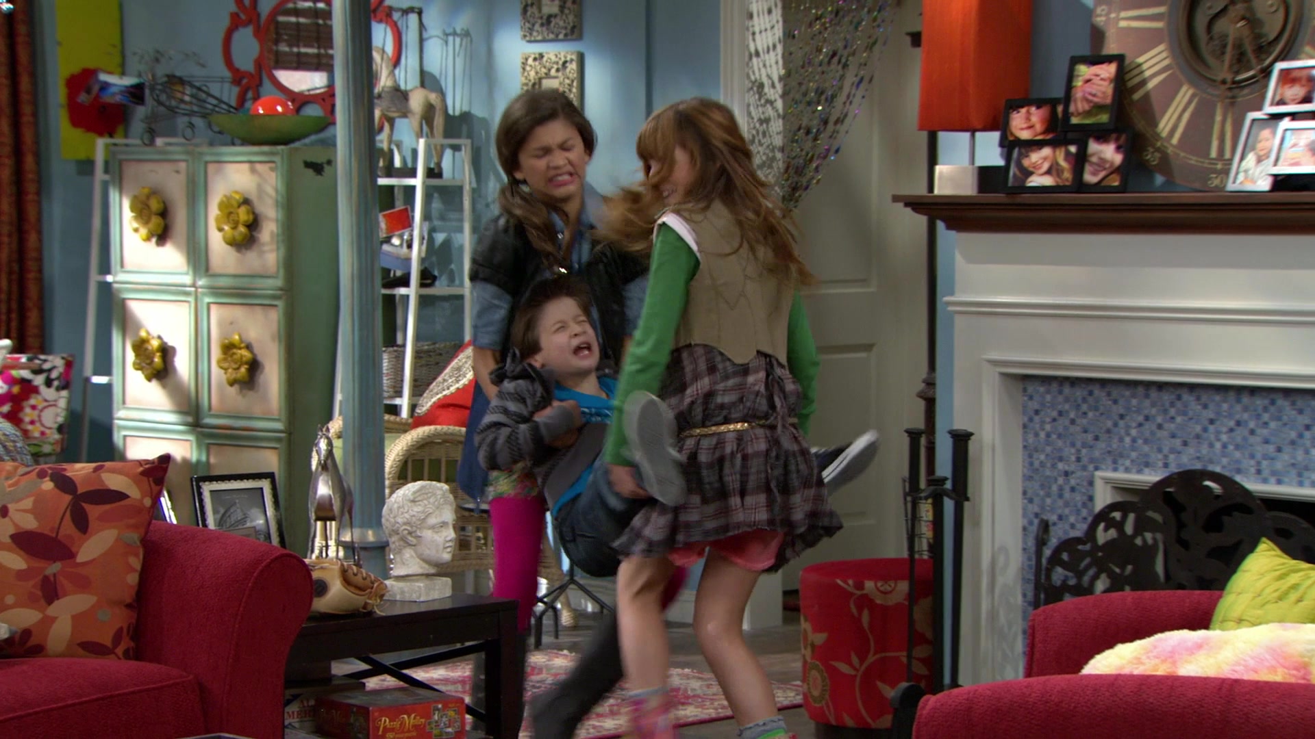 Shake_It_Up_S01E03_1080p_BTD_001689.jpg