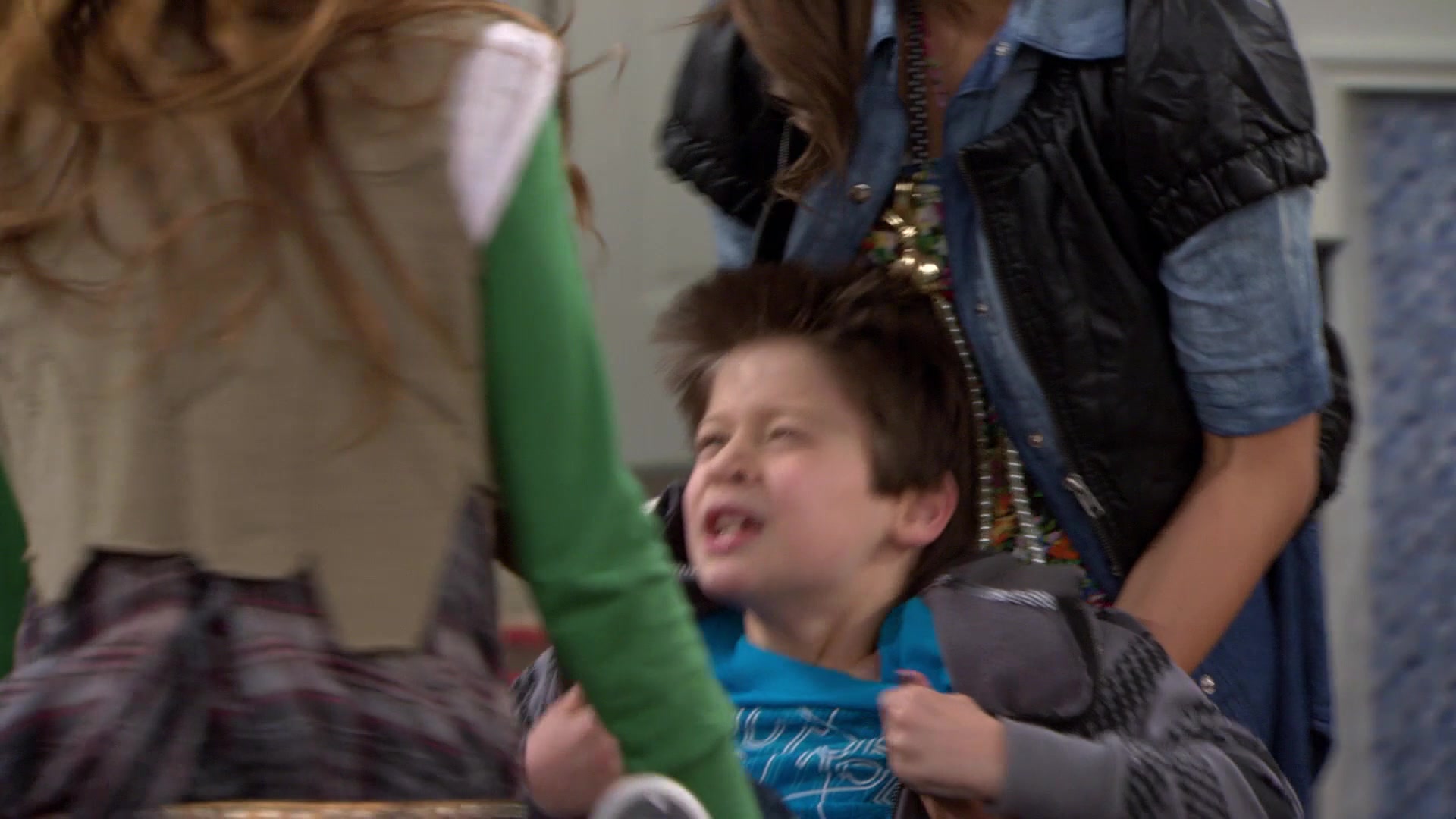 Shake_It_Up_S01E03_1080p_BTD_001697.jpg