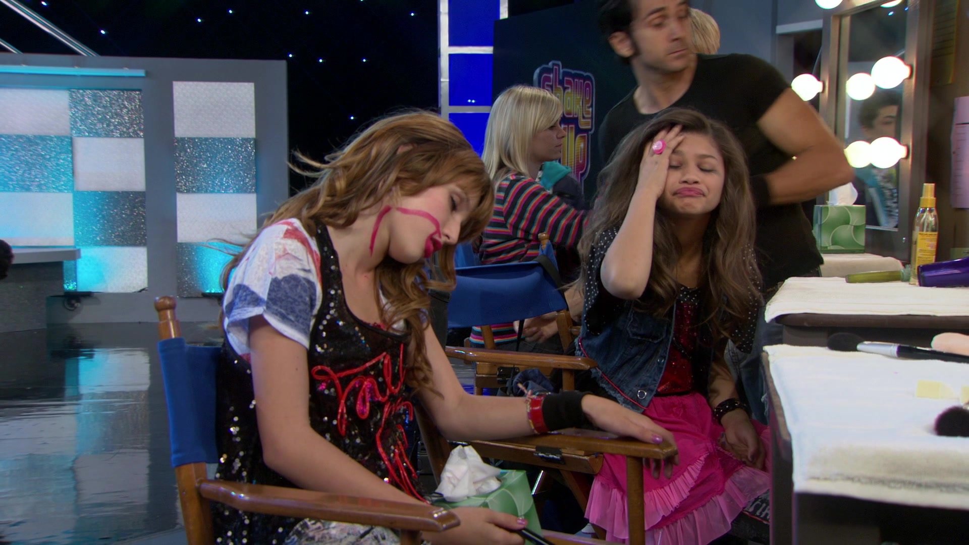 Shake_It_Up_S01E03_1080p_BTD_001838.jpg