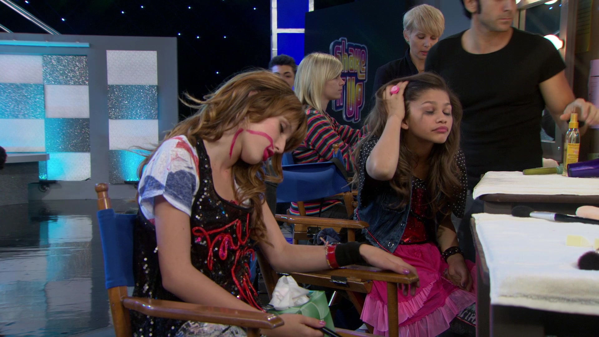 Shake_It_Up_S01E03_1080p_BTD_001839.jpg