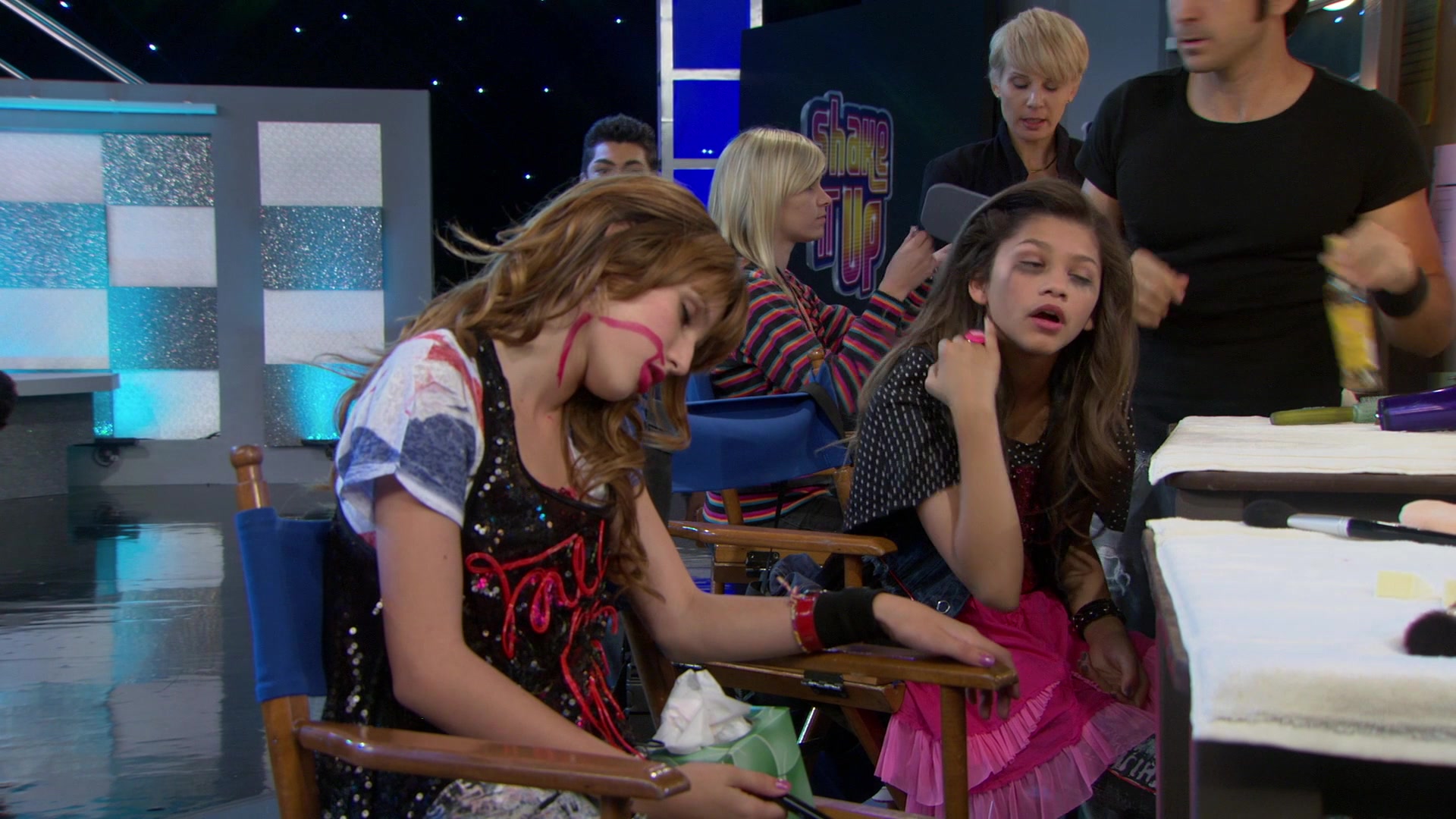 Shake_It_Up_S01E03_1080p_BTD_001840.jpg