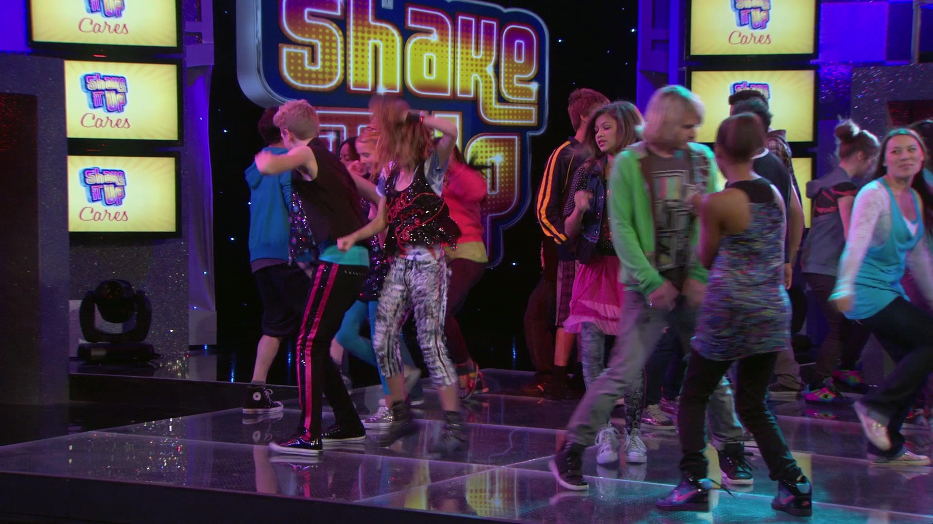 Shake_It_Up_S01E03_1080p_BTD_001997.jpg Shake_It_Up_S01E03_1080p_BTD_001997.jpg