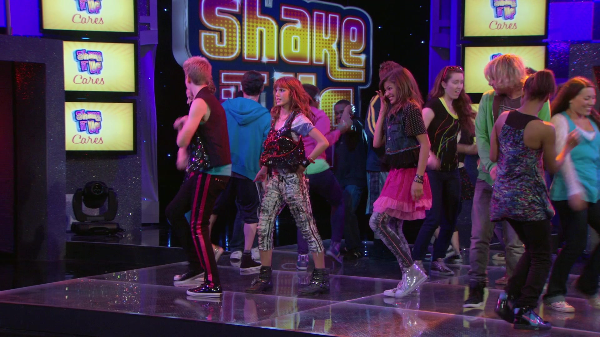 Shake_It_Up_S01E03_1080p_BTD_001999.jpg