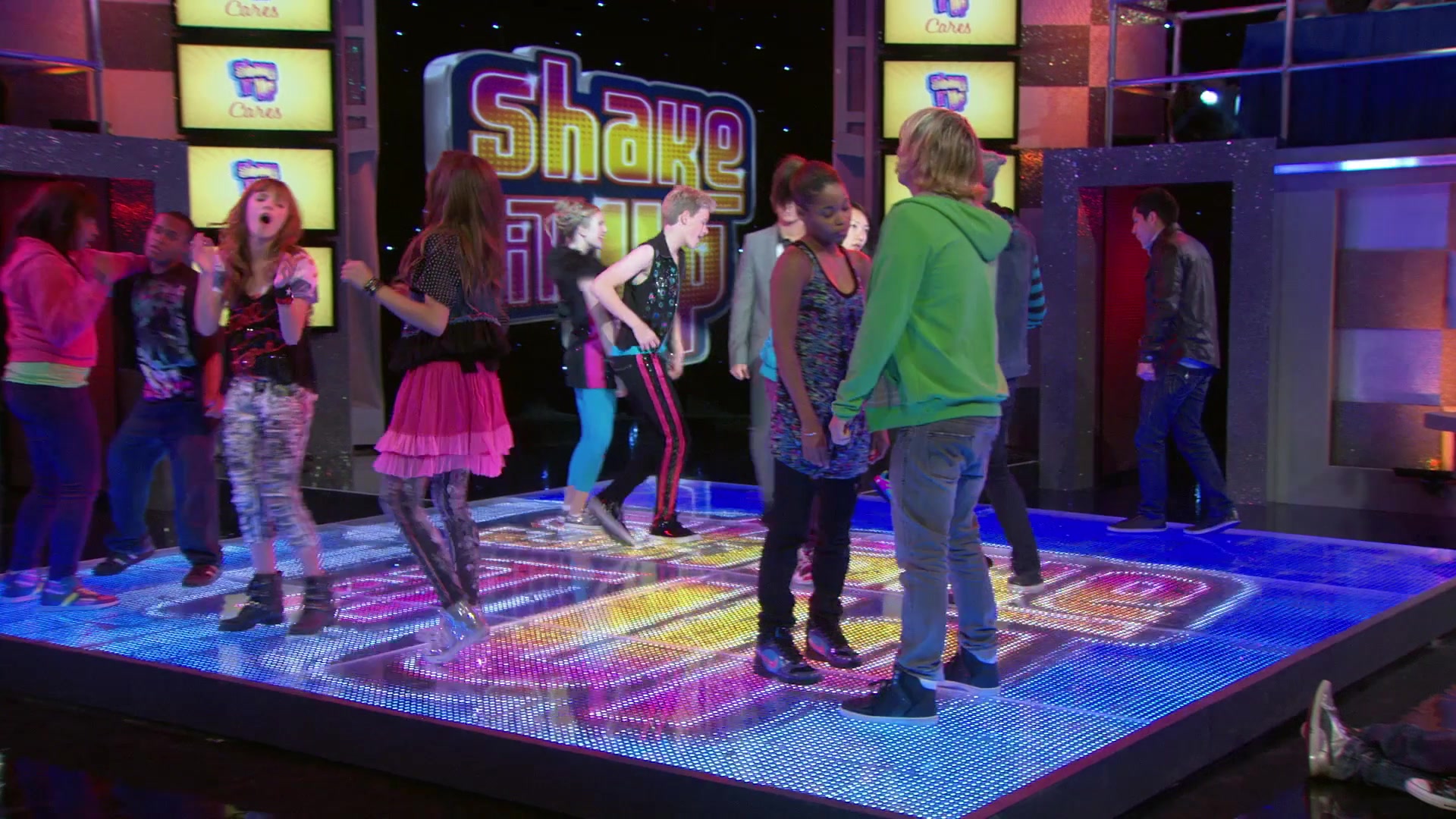 Shake_It_Up_S01E03_1080p_BTD_002346.jpg