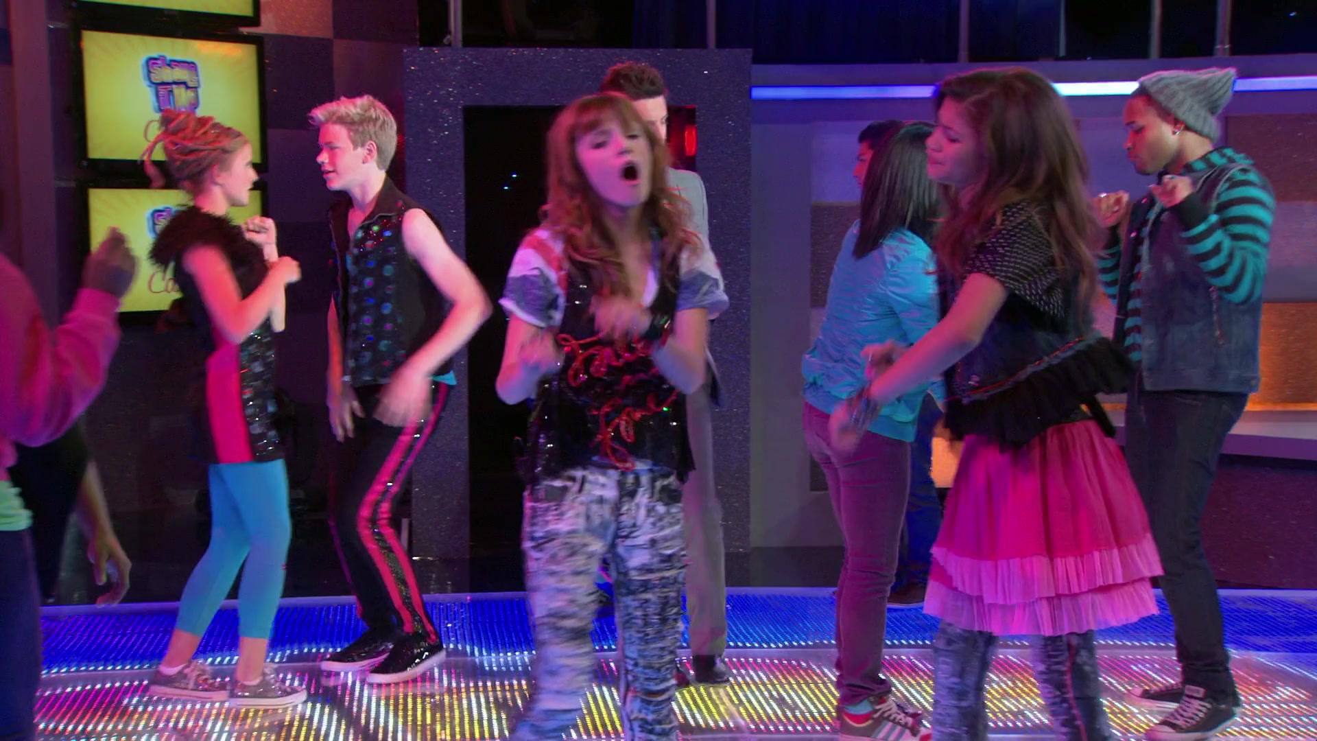Shake_It_Up_S01E03_1080p_BTD_002348.jpg Shake_It_Up_S01E03_1080p_BTD_002348.jpg