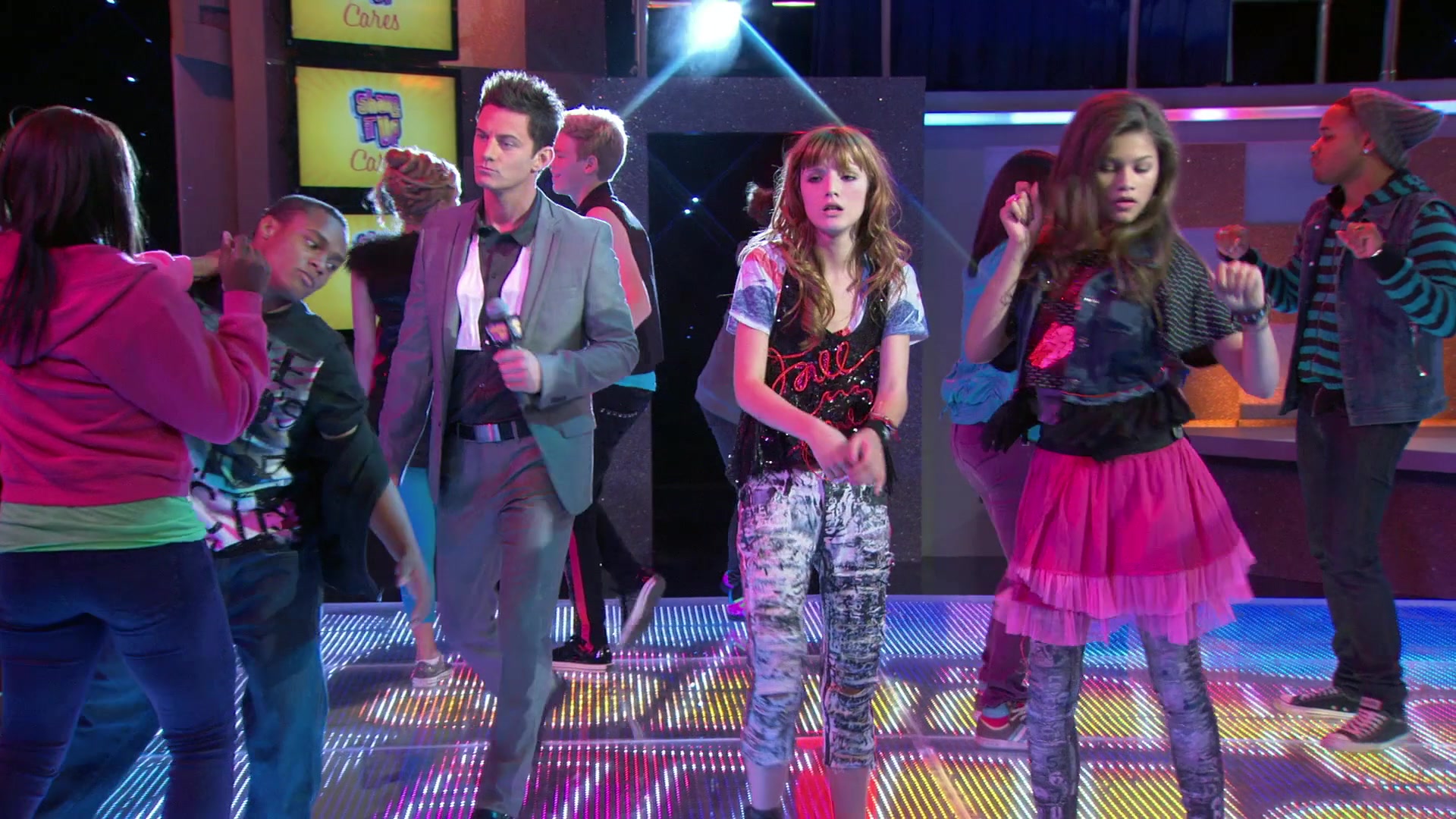 Shake_It_Up_S01E03_1080p_BTD_002352.jpg