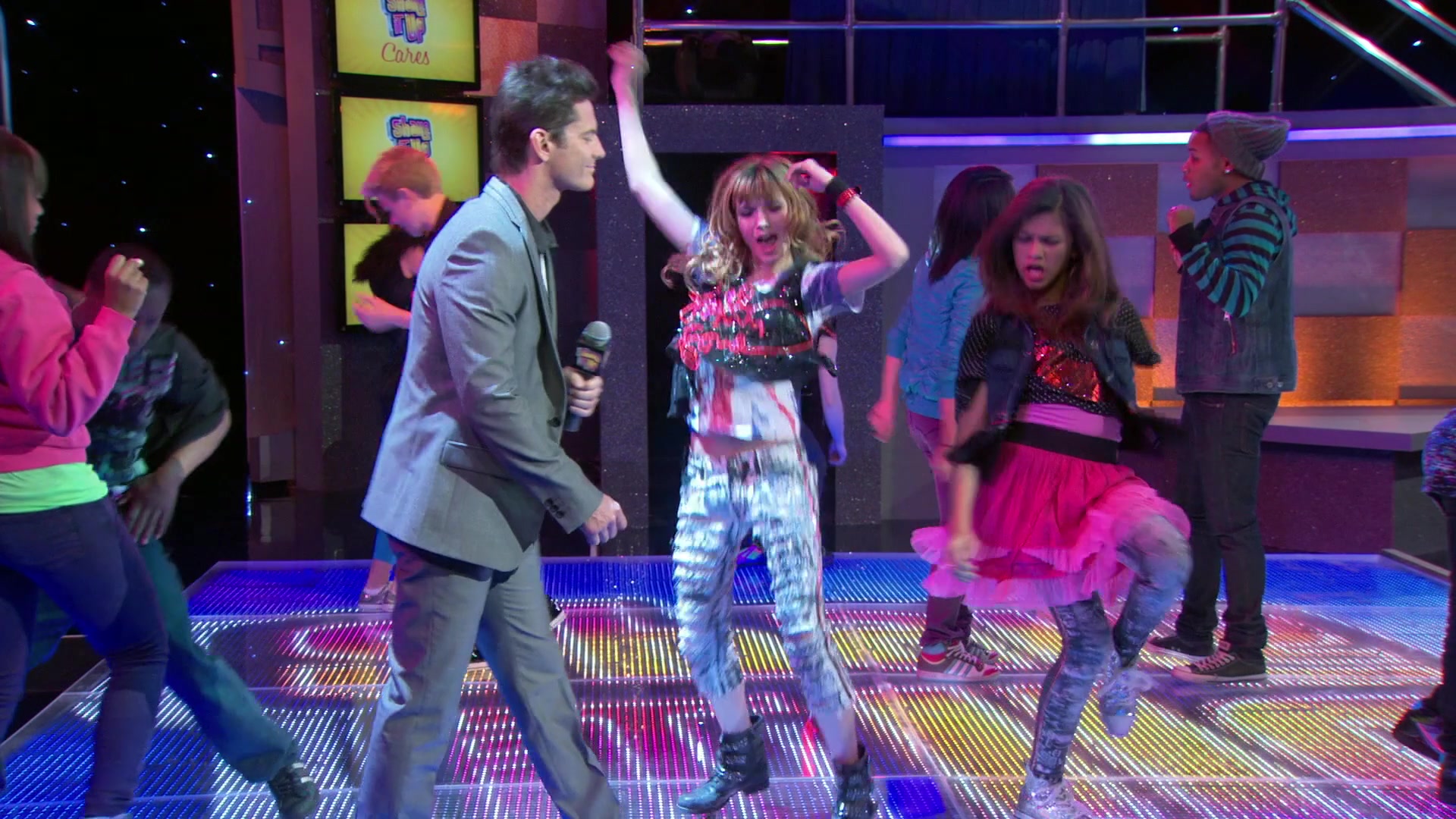 Shake_It_Up_S01E03_1080p_BTD_002362.jpg Shake_It_Up_S01E03_1080p_BTD_002362.jpg