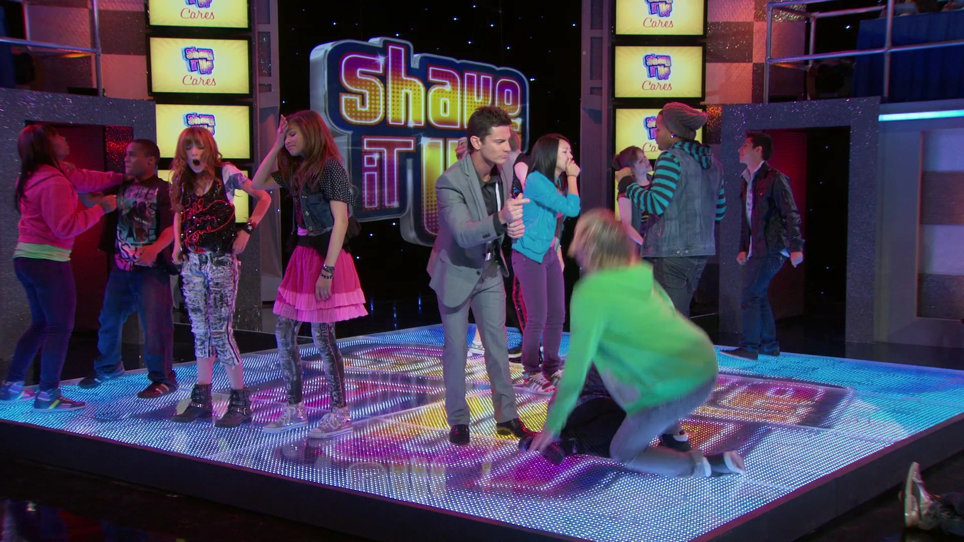 Shake_It_Up_S01E03_1080p_BTD_002377.jpg