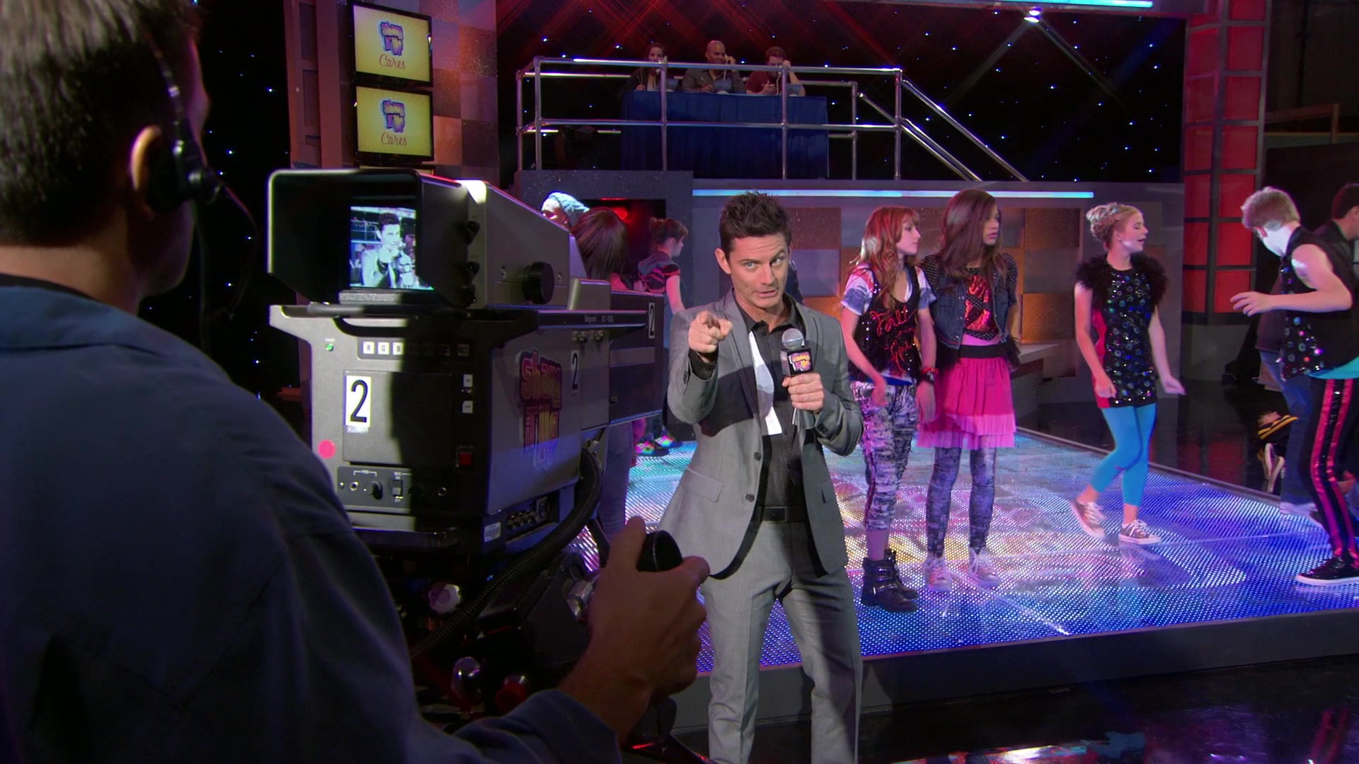 Shake_It_Up_S01E03_1080p_BTD_002395.jpg Shake_It_Up_S01E03_1080p_BTD_002395.jpg