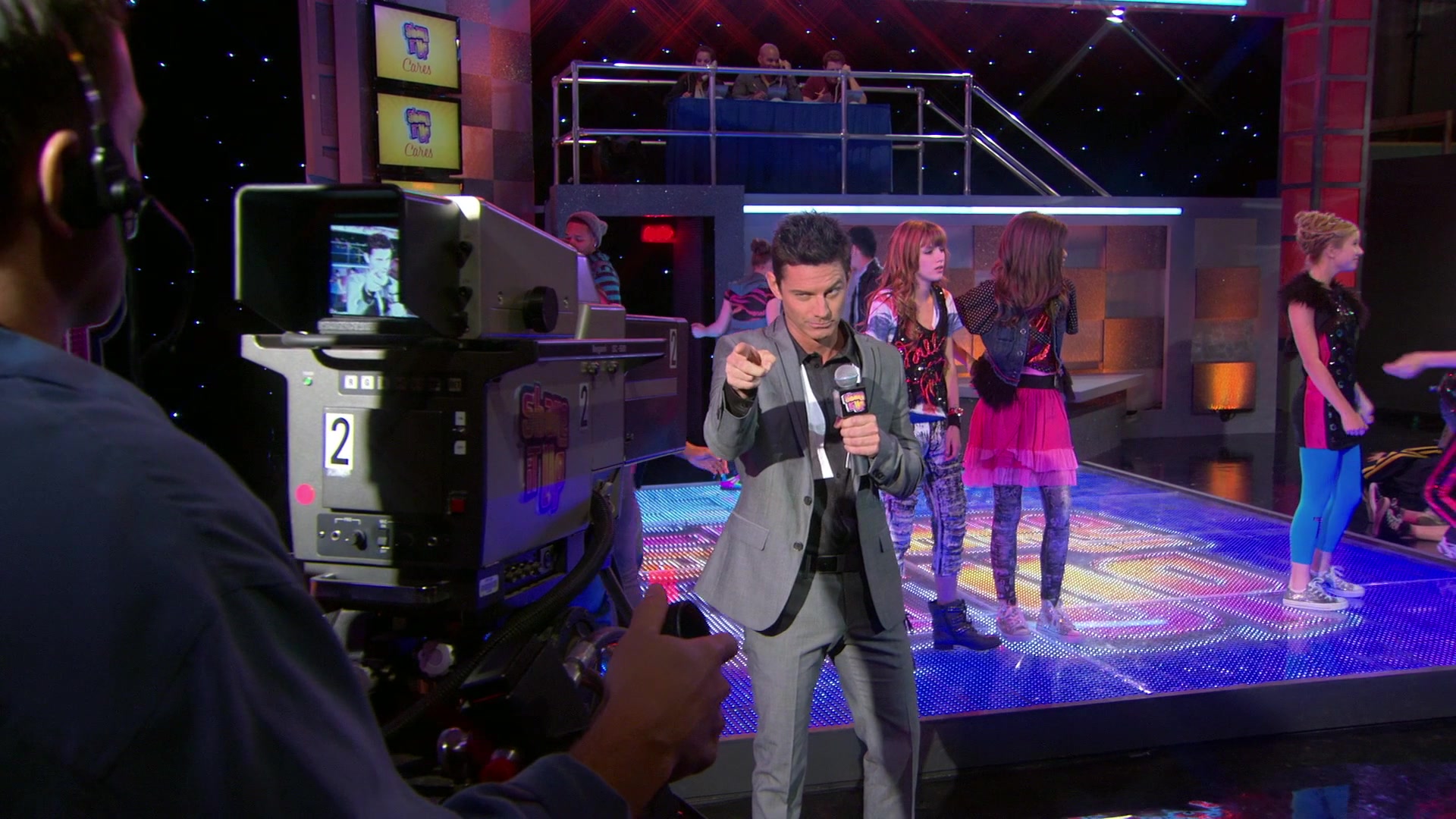 Shake_It_Up_S01E03_1080p_BTD_002398.jpg