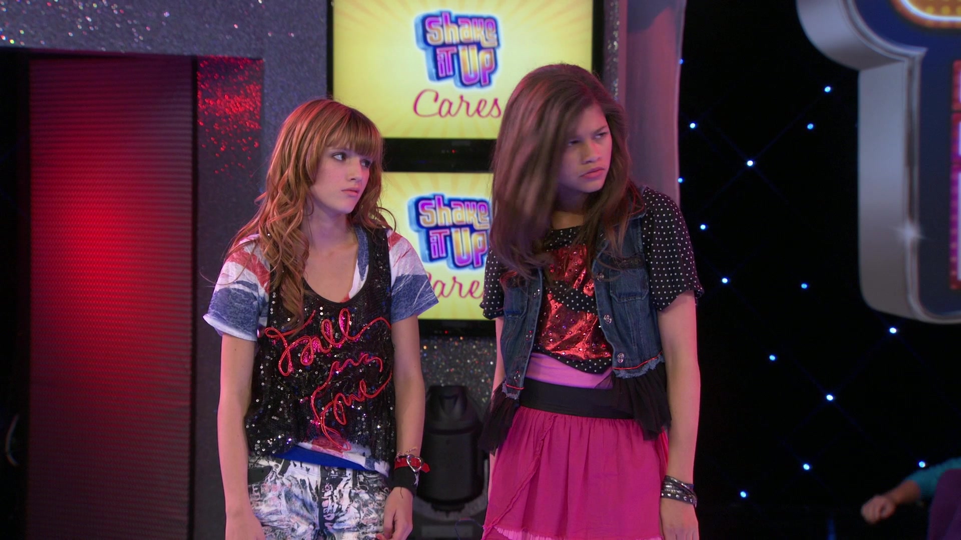 Shake_It_Up_S01E03_1080p_BTD_002424.jpg