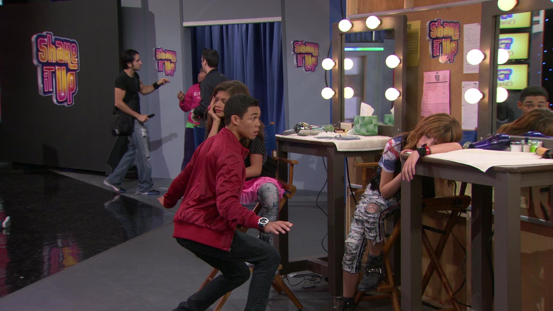 Shake_It_Up_S01E03_1080p_BTD_002517.jpg