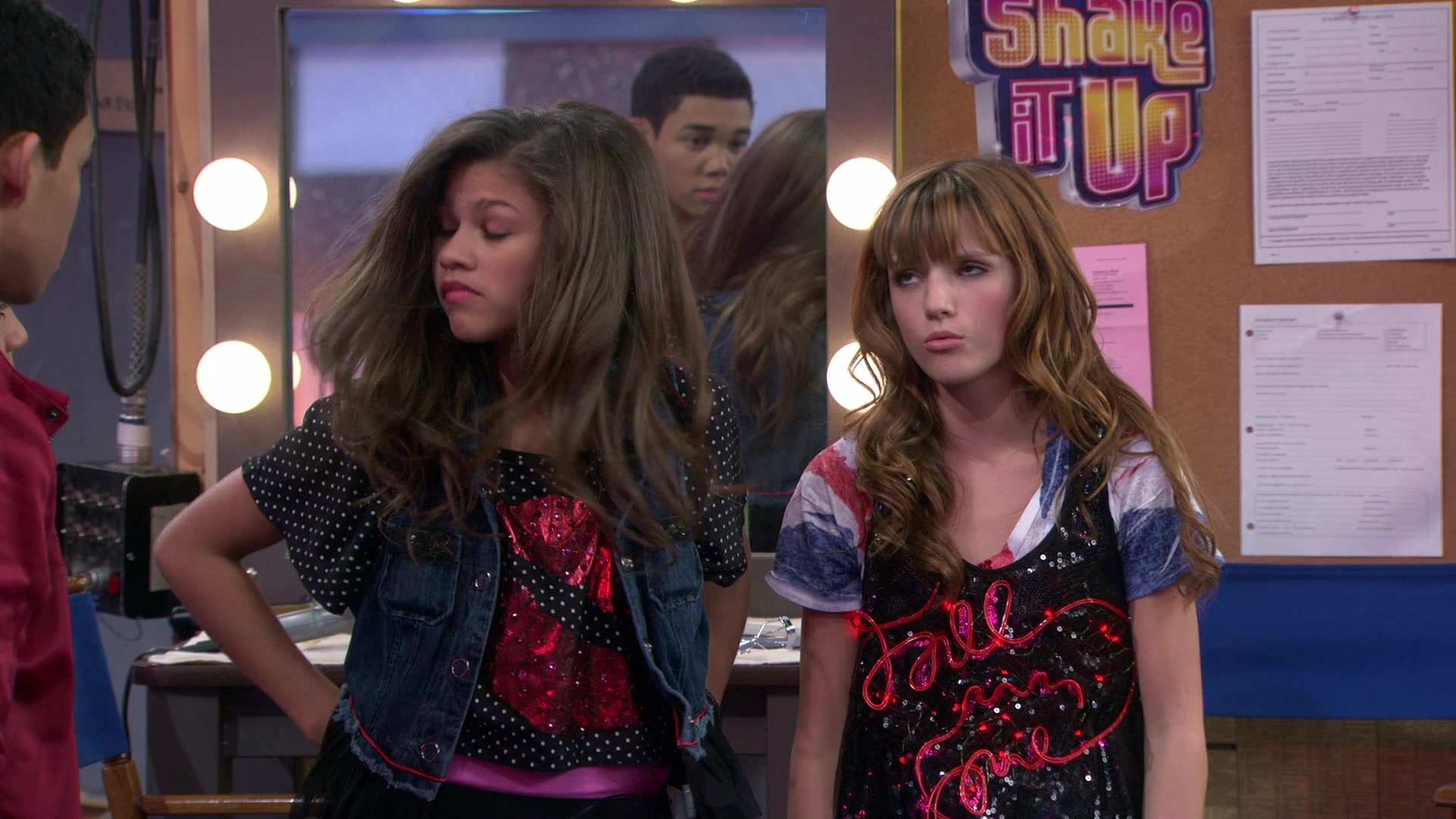 Shake_It_Up_S01E03_1080p_BTD_002554.jpg