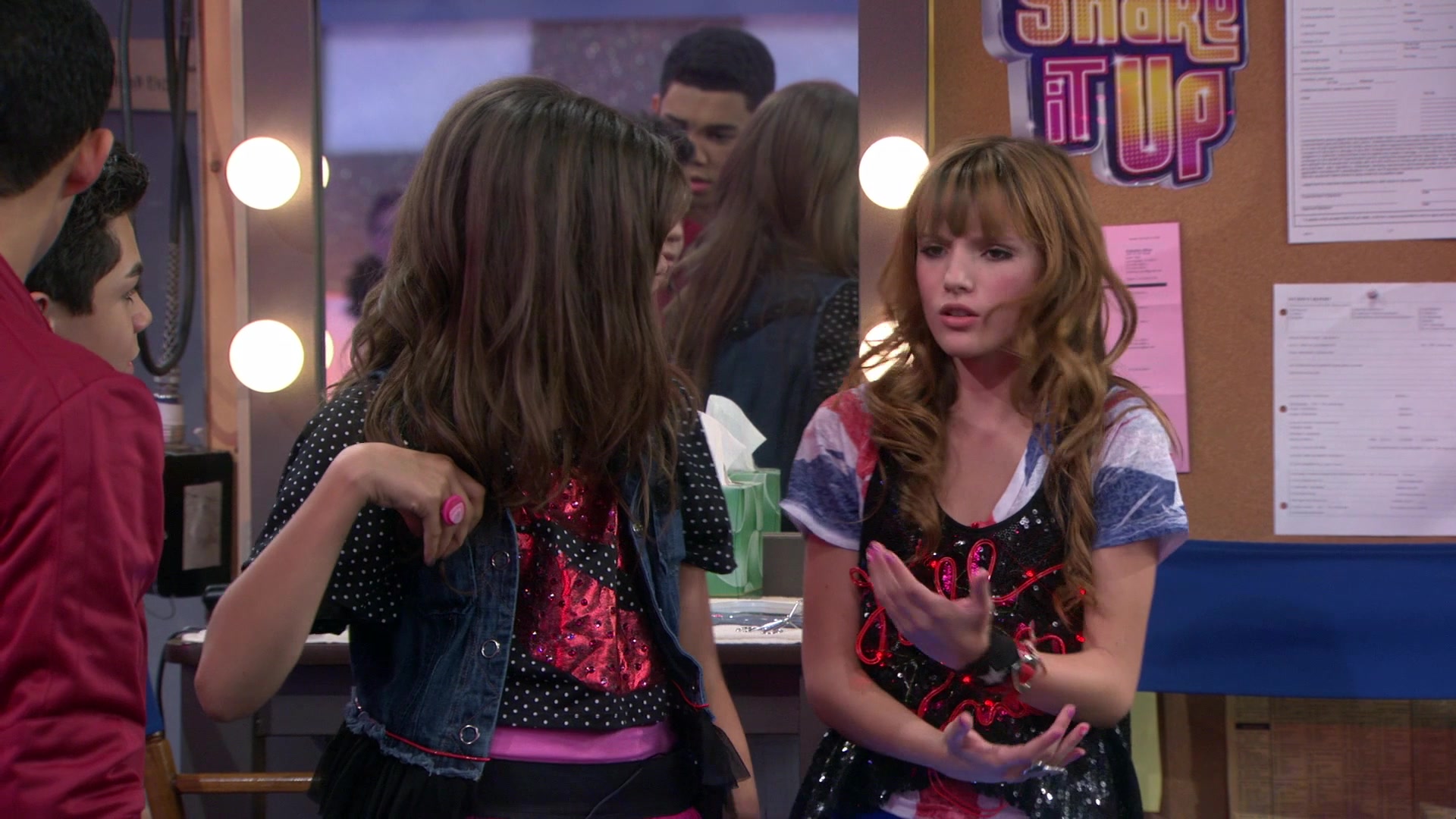 Shake_It_Up_S01E03_1080p_BTD_002563.jpg