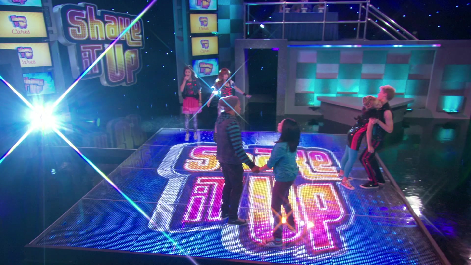Shake_It_Up_S01E03_1080p_BTD_002583.jpg