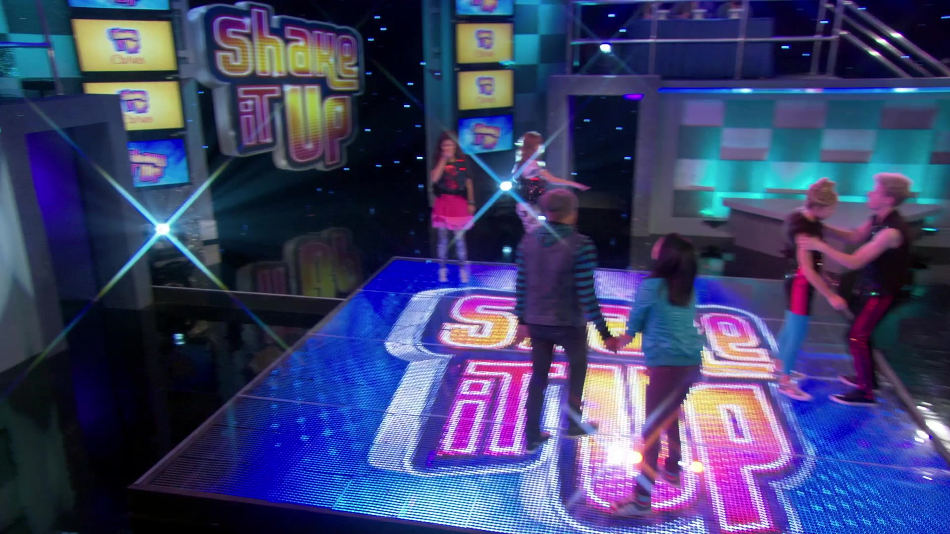Shake_It_Up_S01E03_1080p_BTD_002584.jpg