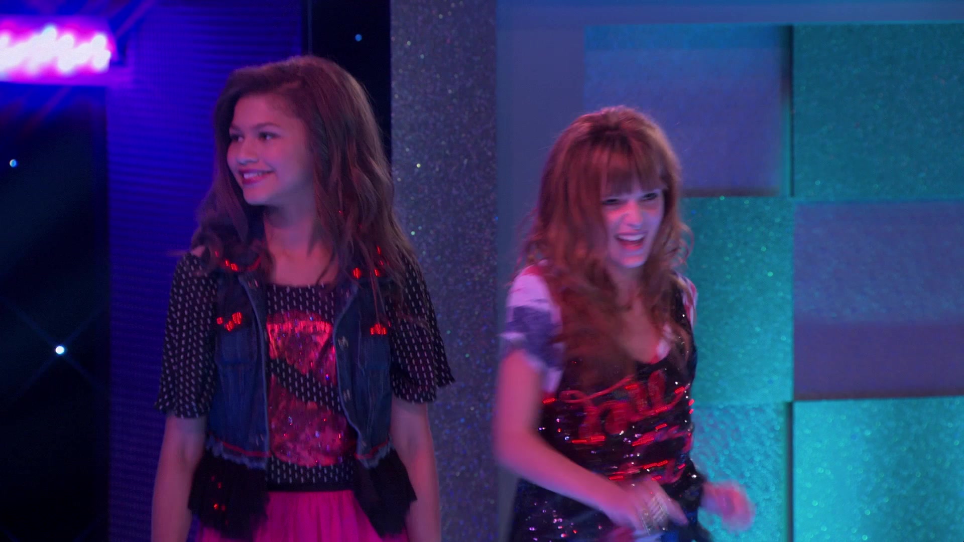 Shake_It_Up_S01E03_1080p_BTD_002640.jpg Shake_It_Up_S01E03_1080p_BTD_002640.jpg