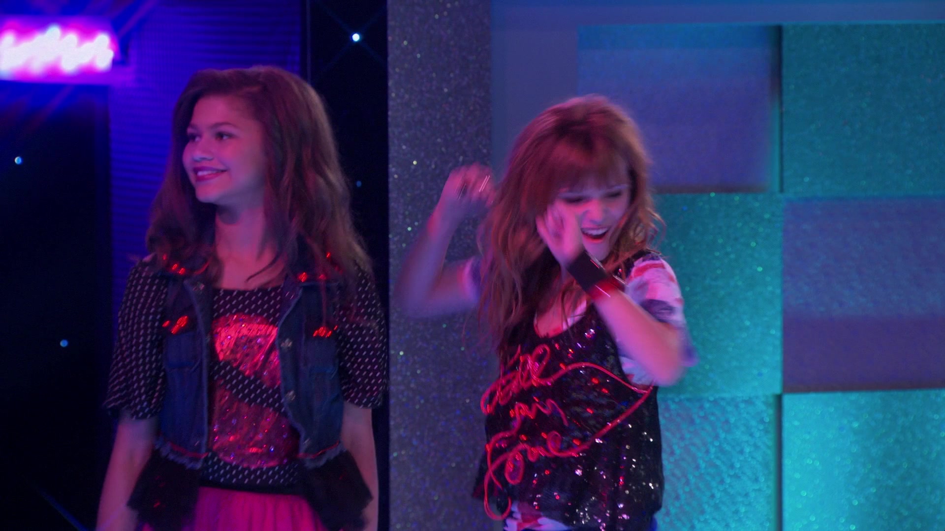 Shake_It_Up_S01E03_1080p_BTD_002641.jpg