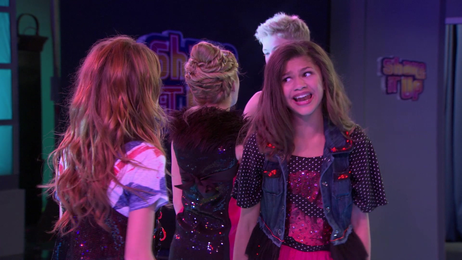 Shake_It_Up_S01E03_1080p_BTD_002703.jpg