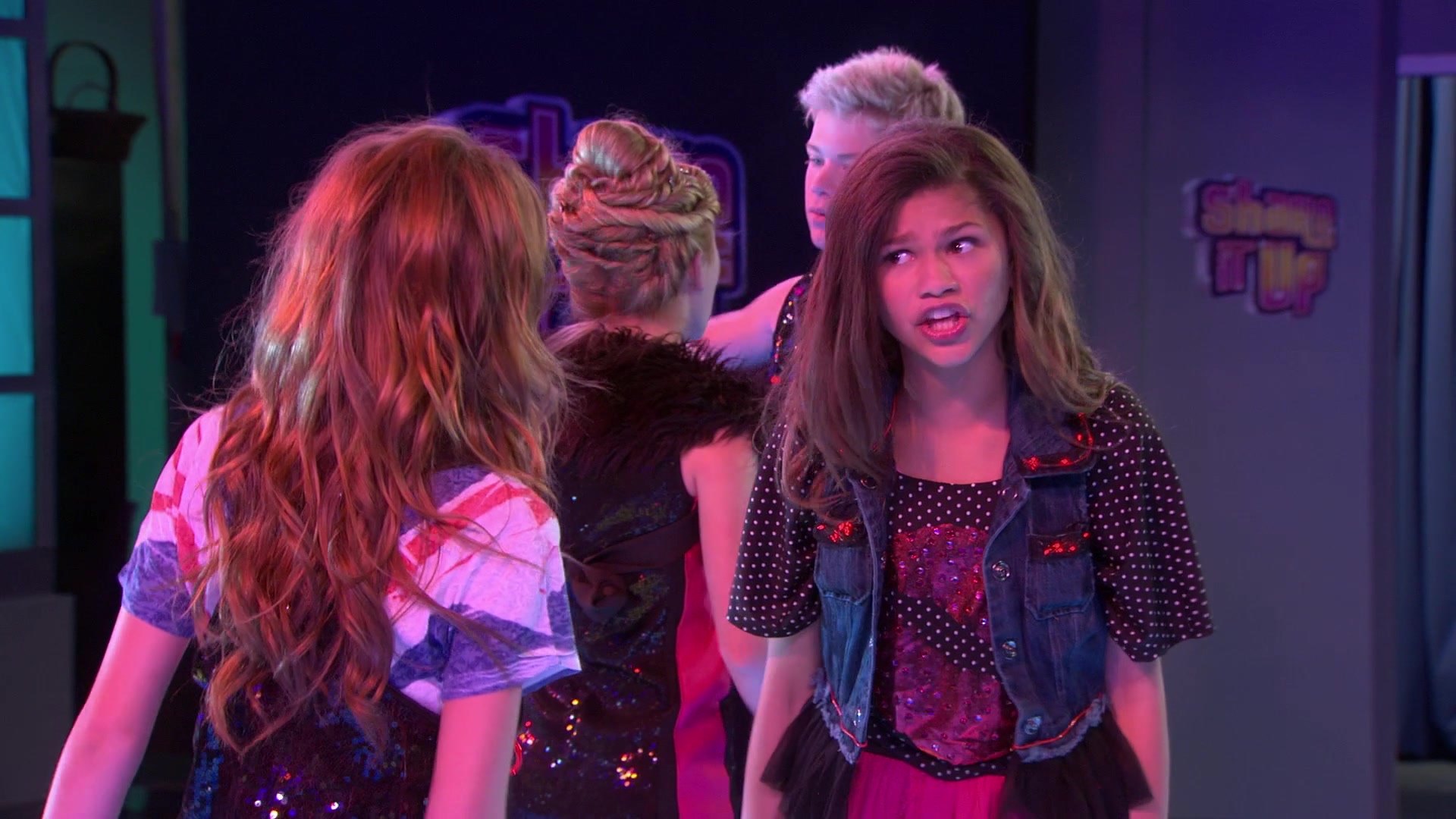 Shake_It_Up_S01E03_1080p_BTD_002704.jpg