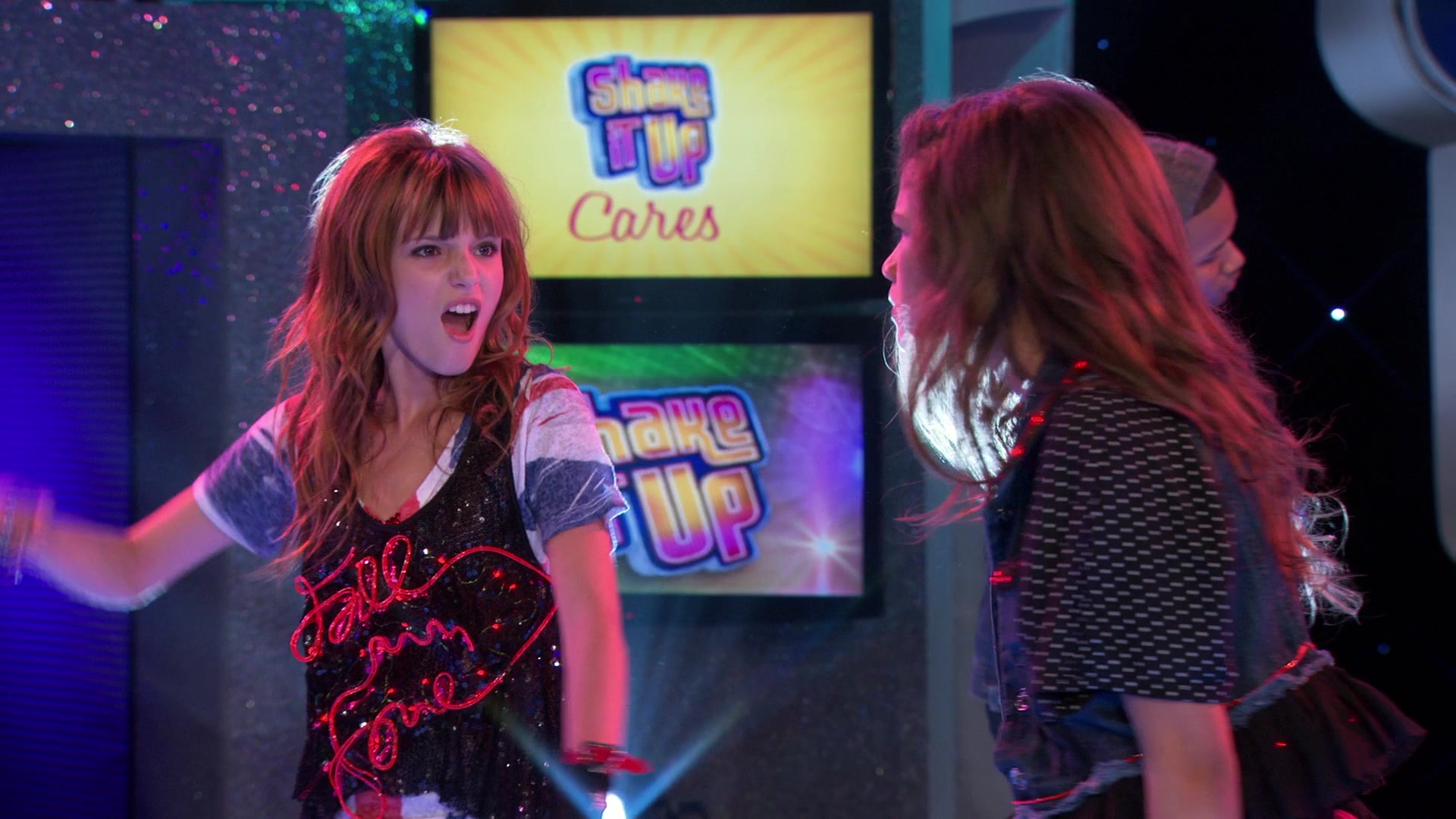 Shake_It_Up_S01E03_1080p_BTD_002710.jpg