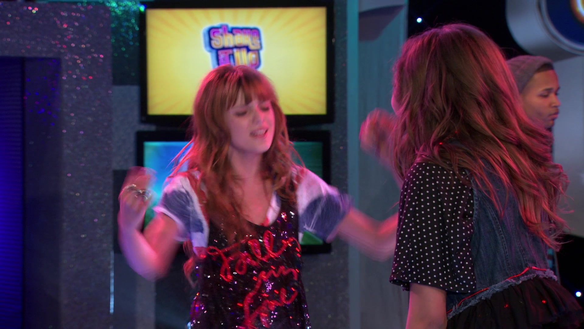Shake_It_Up_S01E03_1080p_BTD_002718.jpg