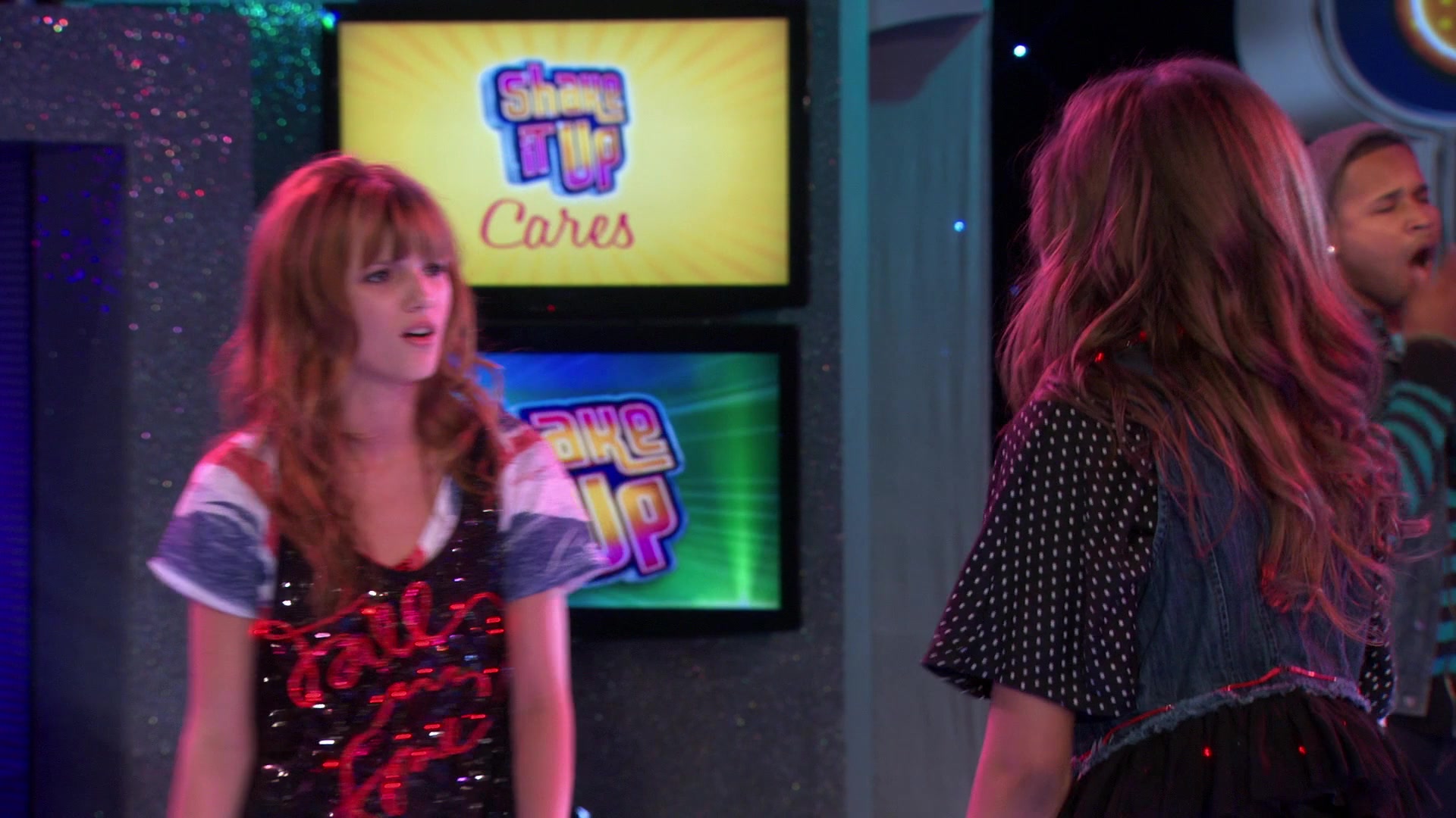 Shake_It_Up_S01E03_1080p_BTD_002722.jpg