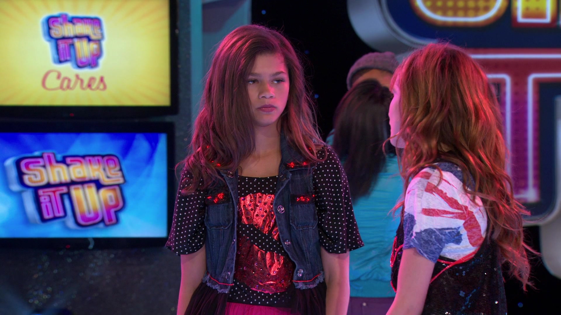 Shake_It_Up_S01E03_1080p_BTD_002775.jpg