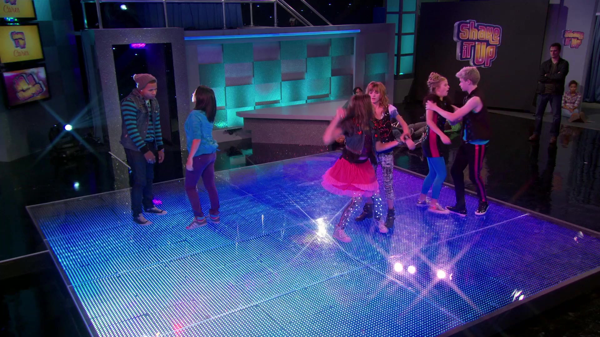 Shake_It_Up_S01E03_1080p_BTD_002784.jpg