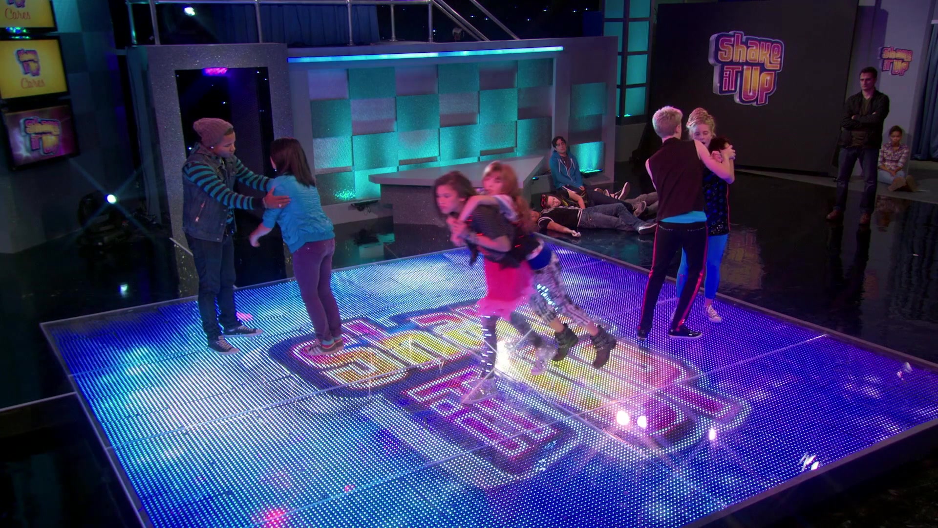 Shake_It_Up_S01E03_1080p_BTD_002786.jpg
