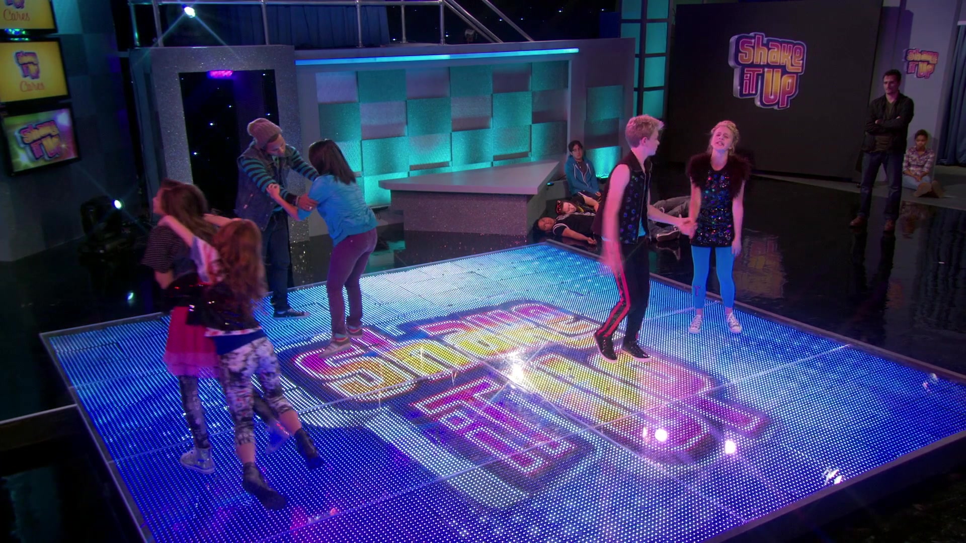 Shake_It_Up_S01E03_1080p_BTD_002790.jpg