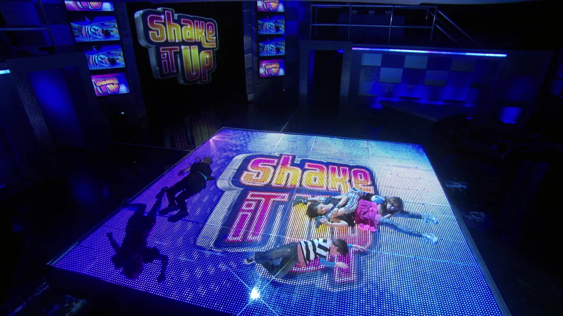 Shake_It_Up_S01E03_1080p_BTD_003068.jpg Shake_It_Up_S01E03_1080p_BTD_003068.jpg