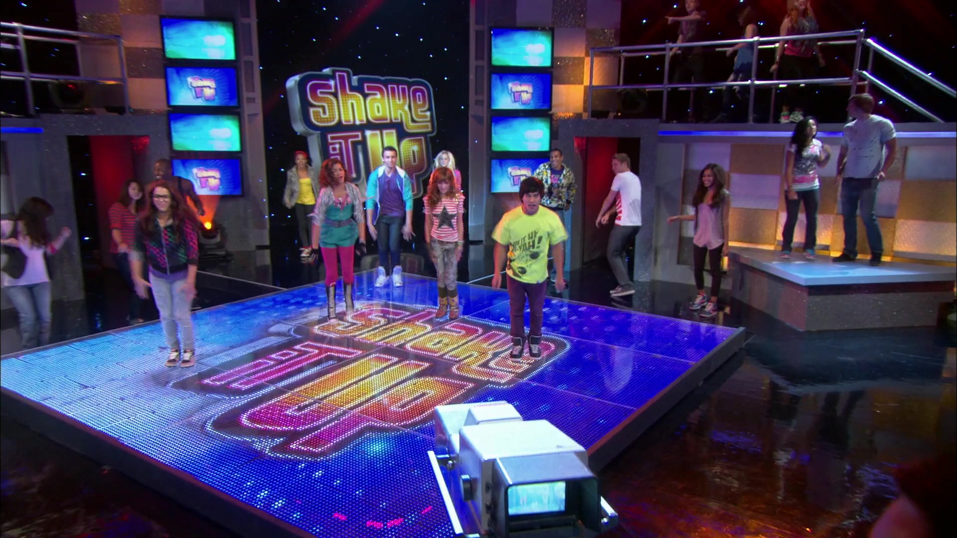 Shake_It_Up_S01E04_1080p_BTD_000024.jpg