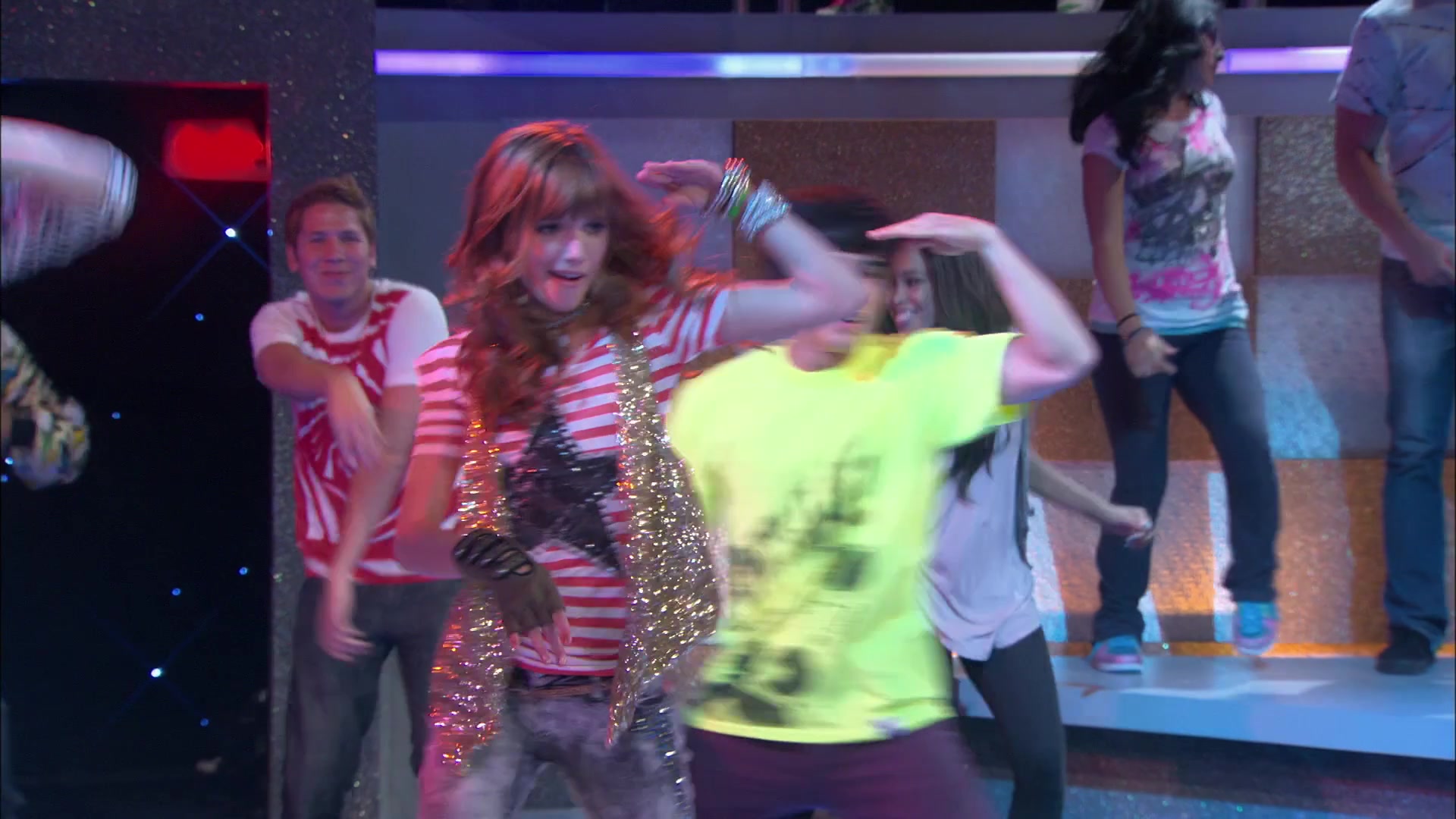 Shake_It_Up_S01E04_1080p_BTD_000042.jpg