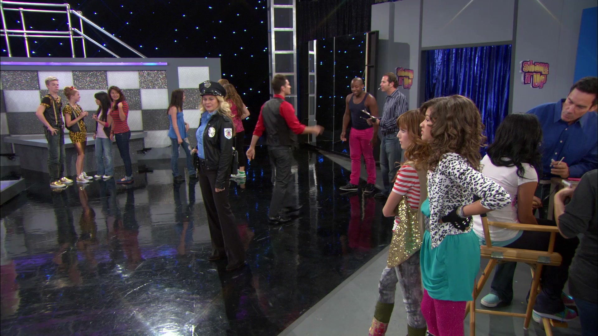 Shake_It_Up_S01E04_1080p_BTD_000204.jpg